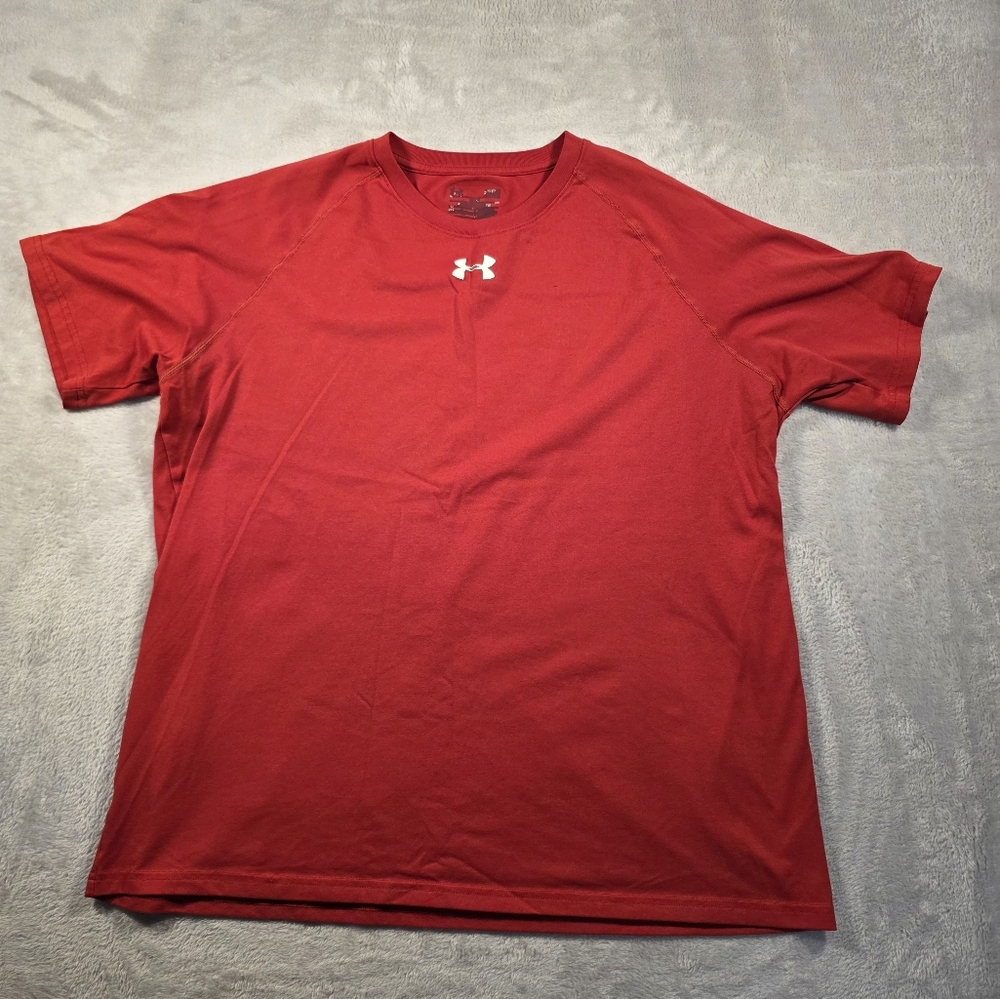 Under Armour Red Short Sleeve Tee Size L
